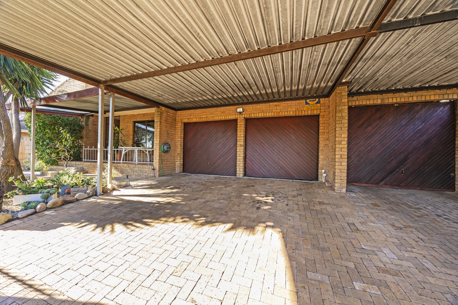 4 Bedroom Property for Sale in Rouxville Western Cape
